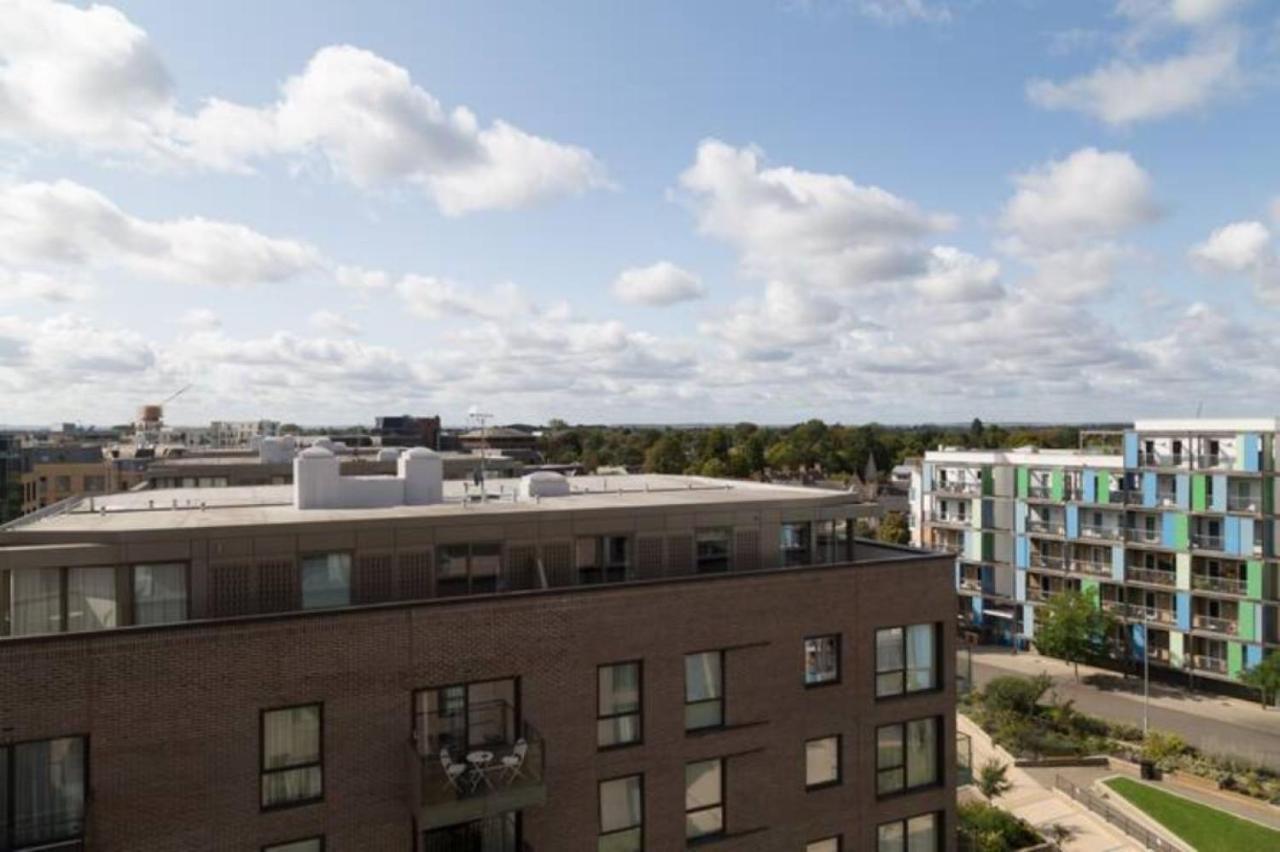 Contemporary & Homely Penthouse, 2 Mins Walk From Cambridge Station, Lift Access, Secured Gated On-Site Parking, Self Check-In, Super Fast Wifi, Terrace & Sleeps 6 المظهر الخارجي الصورة