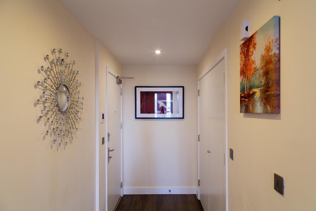 Contemporary & Homely Penthouse, 2 Mins Walk From Cambridge Station, Lift Access, Secured Gated On-Site Parking, Self Check-In, Super Fast Wifi, Terrace & Sleeps 6 المظهر الخارجي الصورة