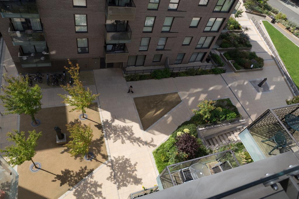 Contemporary & Homely Penthouse, 2 Mins Walk From Cambridge Station, Lift Access, Secured Gated On-Site Parking, Self Check-In, Super Fast Wifi, Terrace & Sleeps 6 المظهر الخارجي الصورة