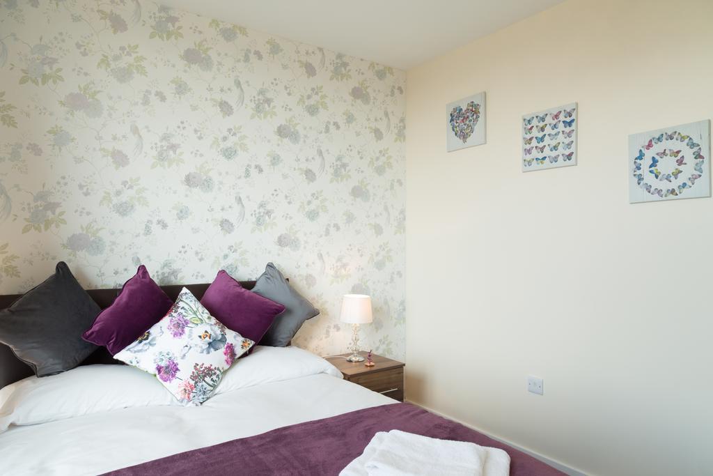Contemporary & Homely Penthouse, 2 Mins Walk From Cambridge Station, Lift Access, Secured Gated On-Site Parking, Self Check-In, Super Fast Wifi, Terrace & Sleeps 6 المظهر الخارجي الصورة