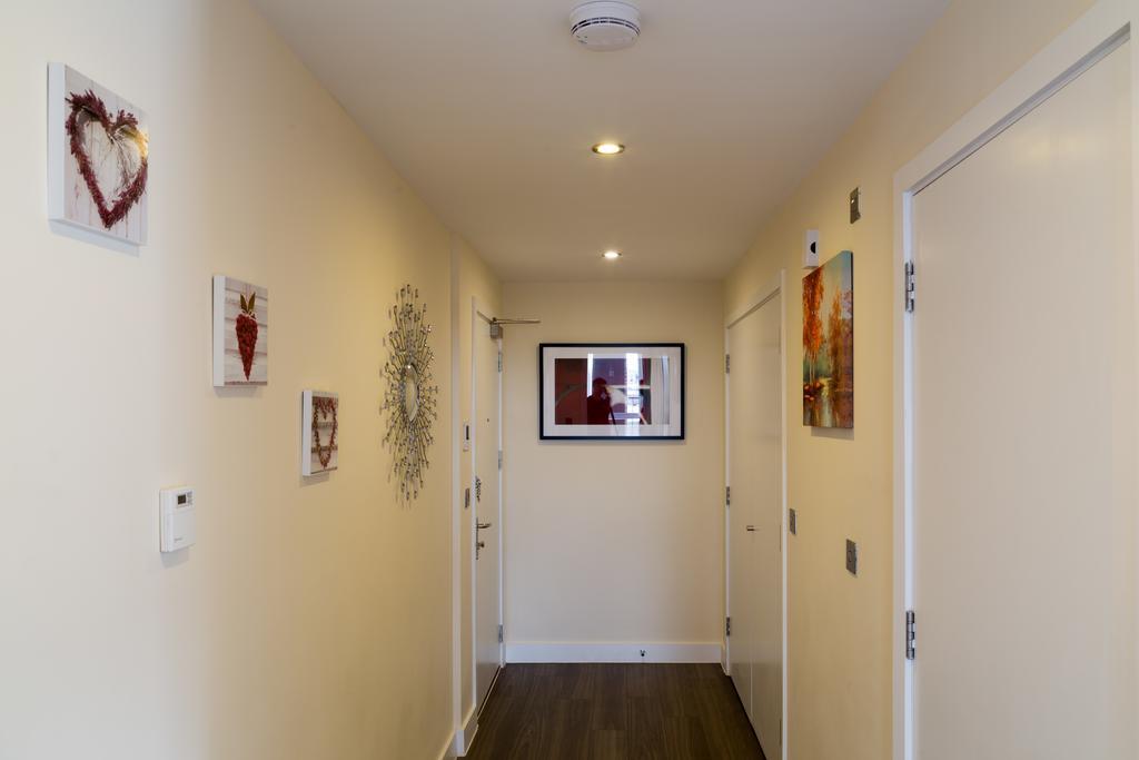 Contemporary & Homely Penthouse, 2 Mins Walk From Cambridge Station, Lift Access, Secured Gated On-Site Parking, Self Check-In, Super Fast Wifi, Terrace & Sleeps 6 المظهر الخارجي الصورة