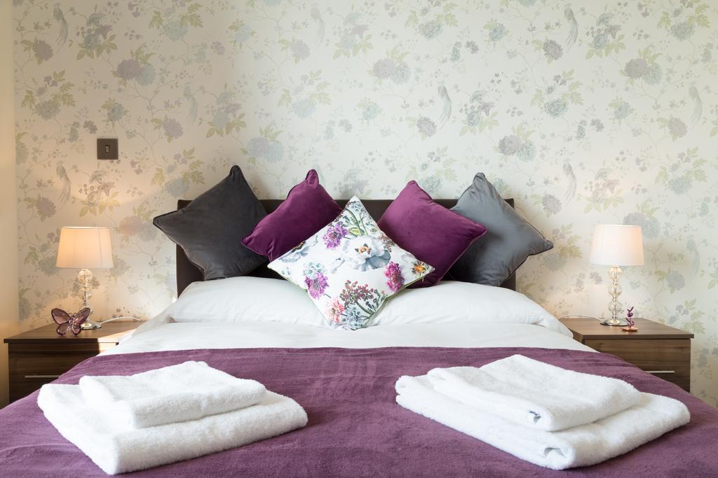 Contemporary & Homely Penthouse, 2 Mins Walk From Cambridge Station, Lift Access, Secured Gated On-Site Parking, Self Check-In, Super Fast Wifi, Terrace & Sleeps 6 المظهر الخارجي الصورة