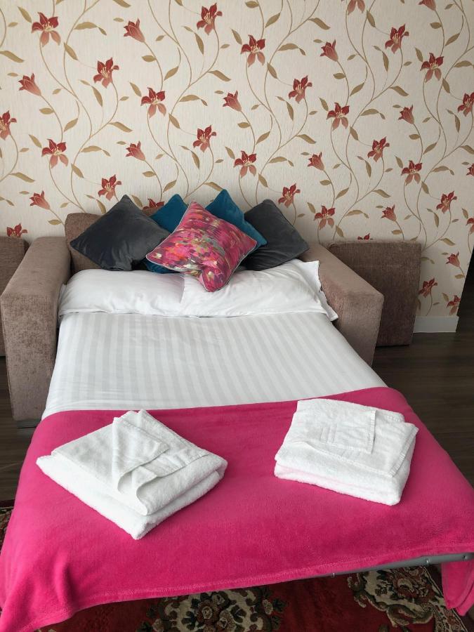 Contemporary & Homely Penthouse, 2 Mins Walk From Cambridge Station, Lift Access, Secured Gated On-Site Parking, Self Check-In, Super Fast Wifi, Terrace & Sleeps 6 المظهر الخارجي الصورة